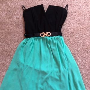 Beautiful strapless dress.